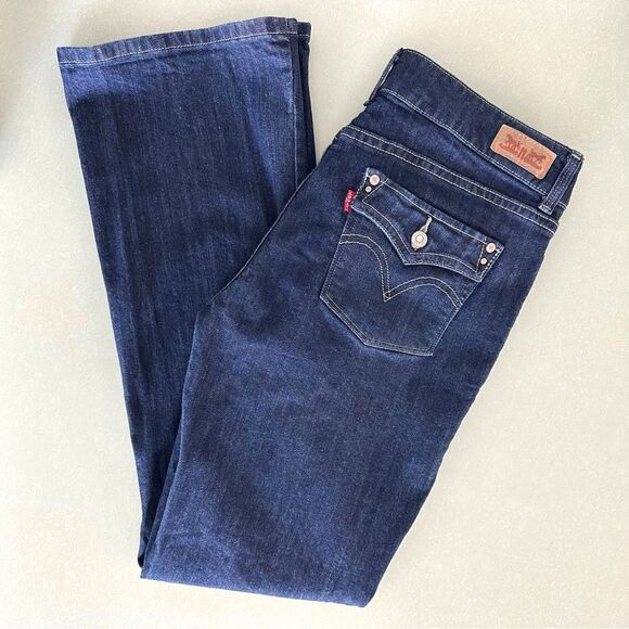 Levi’s Jeans 29x32 Slender Boot 526 Dark Wash Non Distressed Womens Western Pant - Picture 1 of 8
